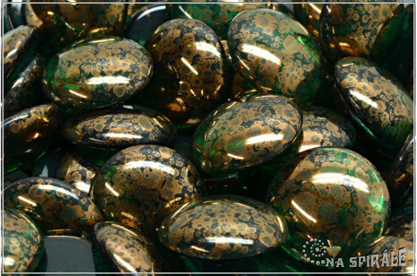 Kabo�on kulat� 18 mm - Transparent Emerald Violet Teracota, 1 ks