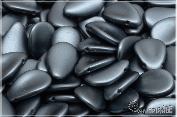 Anemone Petal 11x16 mm - Pastel Anthracite, 6 ks
