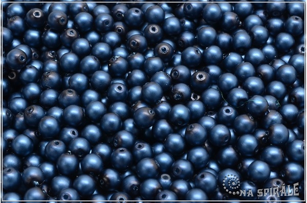 Kuliky 4 mm, Matted Navy Blue Pearl, 100 ks