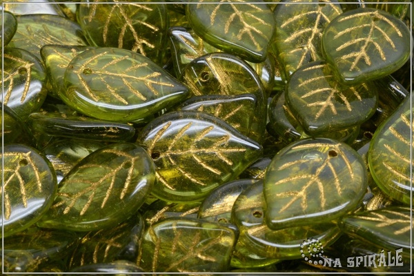 List jablo 18x13 mm - Olivine Golden Wash, 6 ks