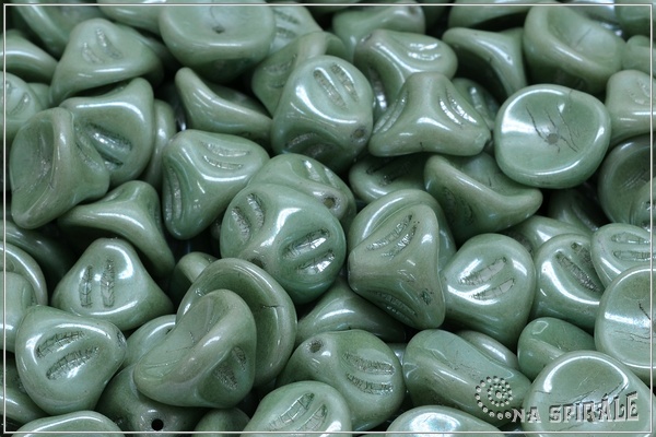 Kytiky - denivky, Daylily 10x8 mm, Chalk Green Luster, 10 ks