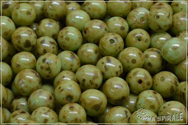 Kuliky 8 mm, Opaque Olive Picasso, 16 ks