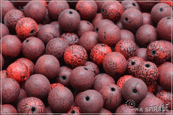 Kuliky 8 mm, Etched Opaque Red Black Wash, 16 ks