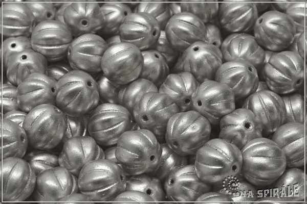 Meloun - melon bead 8 mm, Silky Metallic Mist, 12 ks