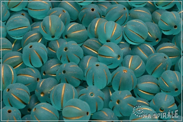 Meloun - melon bead 8 mm, blue zircon mat zlat ztr, 12 ks