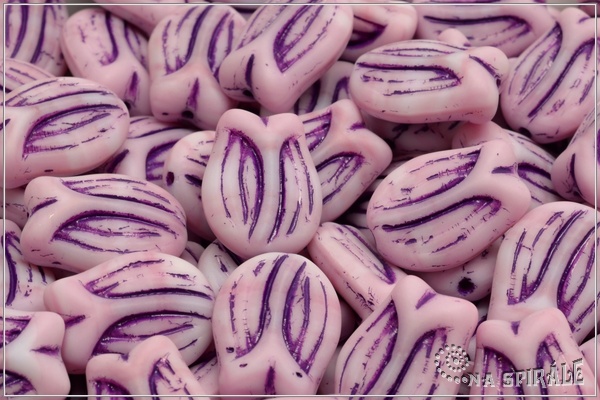 Tulipn - Tulip, 16x11 mm, Opaque Pink Matted Purple Wash, 3 ks