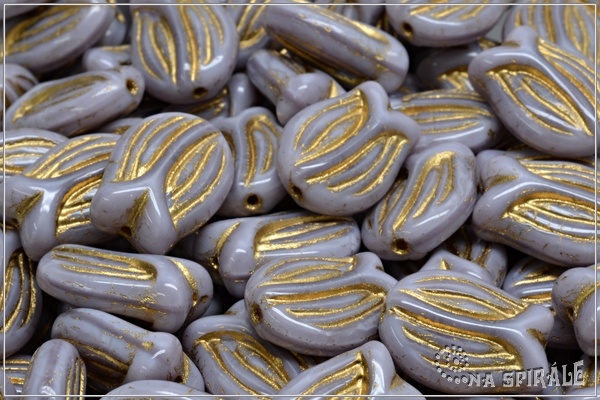 Tulipn - Tulip, 16x11 mm, Opaque Lavender Gold Wash, 3 ks