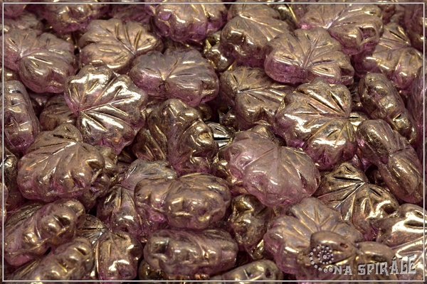 List javor 13x11 mm - crystal violet gold luster, 10 ks
