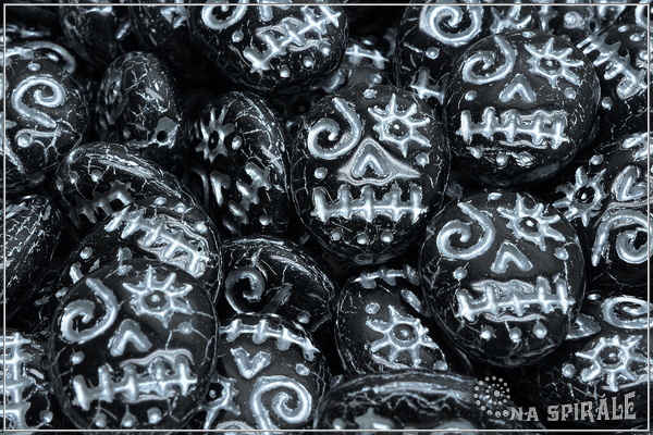 Lebka - Funny Skull bead 16x13 mm, ern stbrn ztr, 2 ks