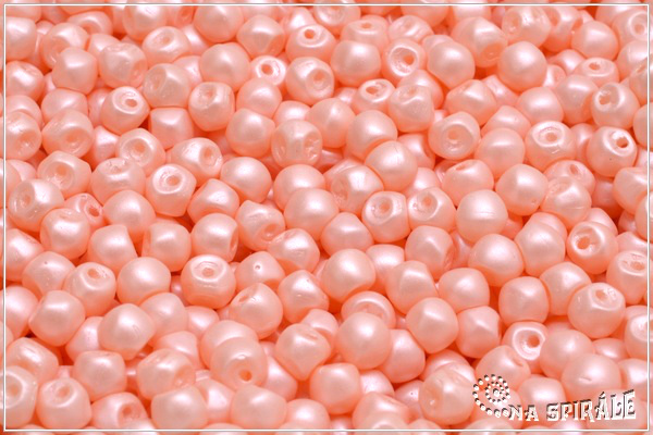 Houbiky 4x3 mm, Powdery Peach, 50 ks