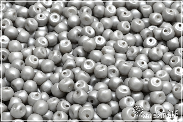 Houbiky 4x3 mm, Powdery Gray, 50 ks