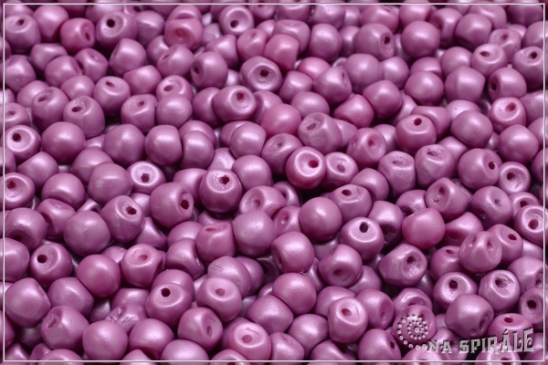 Houbiky 4x3 mm, Powdery Bordeaux, 50 ks