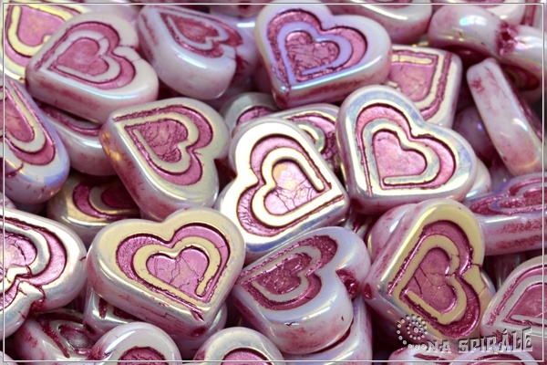Vintage Heart in Heart 14x16 mm, Chalk AB Pink Wash, 3 ks