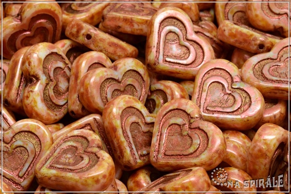 Vintage Heart in Heart 14x16 mm, Chalk Herbs&Spices Cinnamon Brown Wash, 3 ks