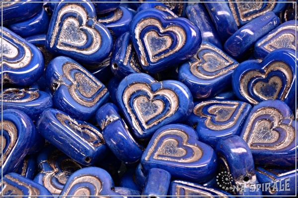 Vintage Heart in Heart 14x16 mm, Opaque Blue Vega Taupe Wash, 3 ks
