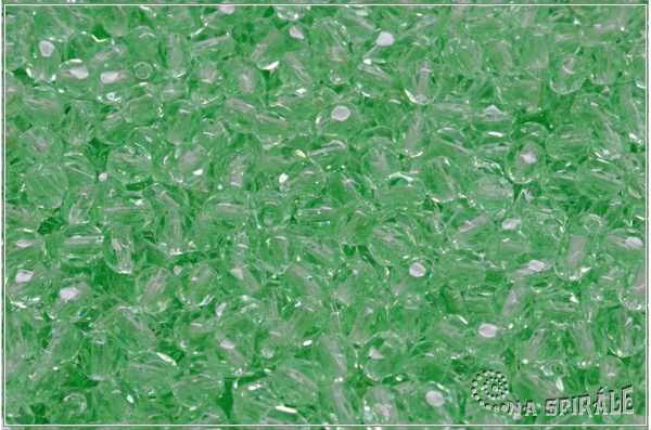 Ohovky 4 mm, Transparent Light Peridot, 50 ks