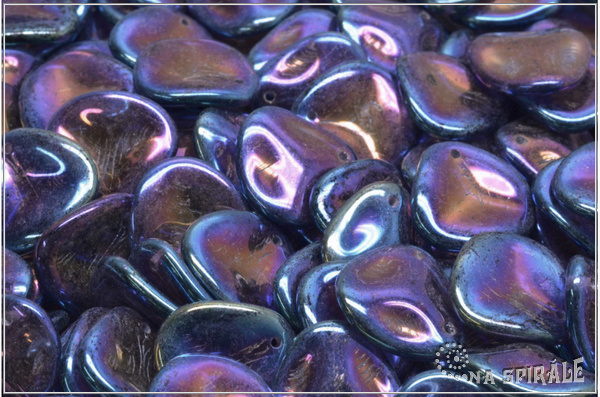 Rose petal 14x13 mm, Transparent Tanzanite Iris, 10 ks
