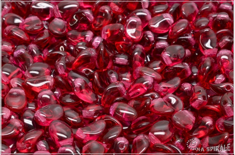 Tulip Petal 6x8 mm - Transparent Fuchsia, 30 ks