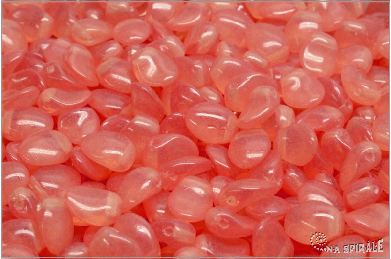 Tulip Petal 6x8 mm - Crystal, Milky Opal Salmon, 30 ks