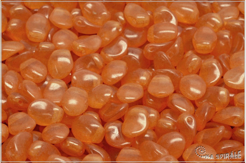 Tulip Petal 6x8 mm - Crystal, Milky Opal Apricot, 30 ks
