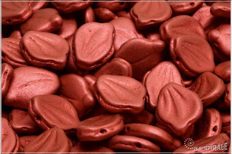 Peony Petal 12x15 mm - Lava Red, 10 ks