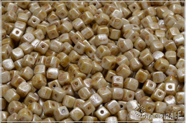 Cube beads - kostiky 4 mm, Chalk Herbs&Spices Caraway, 50 ks