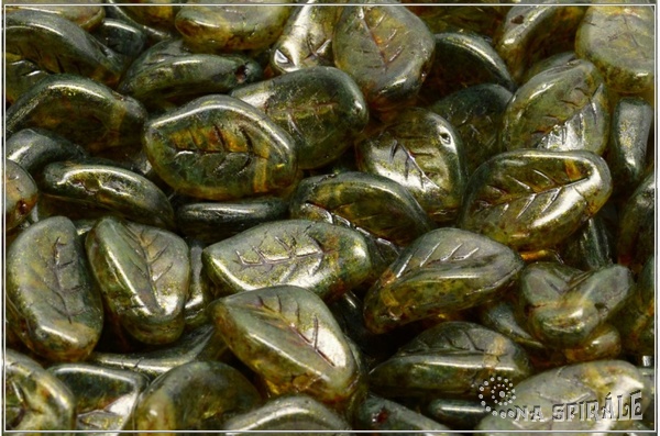 List zvlnn 9x14 mm - Crystal Mat Herbs&Spices Cardamom, 10 ks