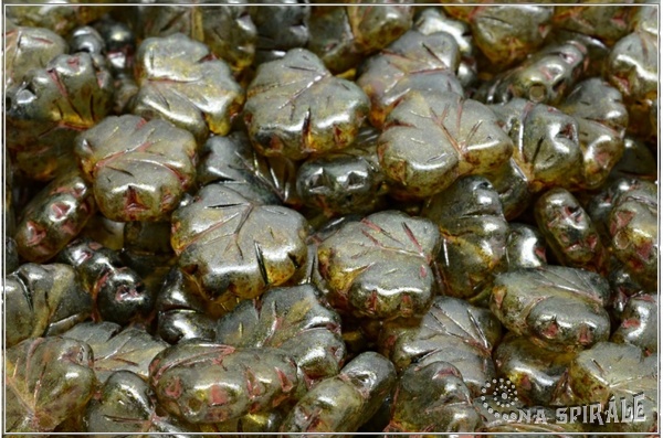 List javor 13x11 mm - Crystal Mat Herbs&Spices Cardamom, 10 ks
