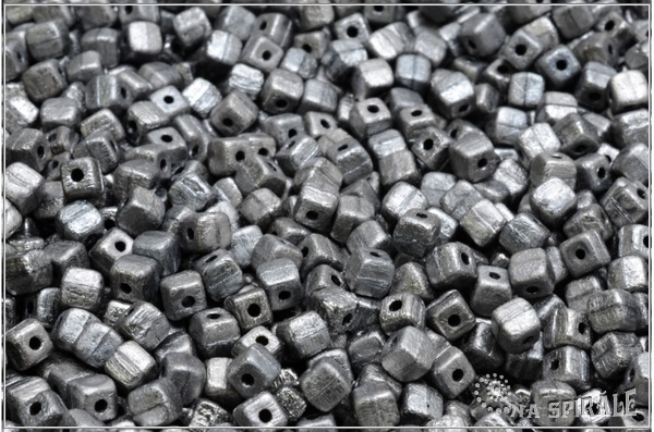Cube beads - kostiky 4 mm, Jet Etched Chrome Full, 50 ks