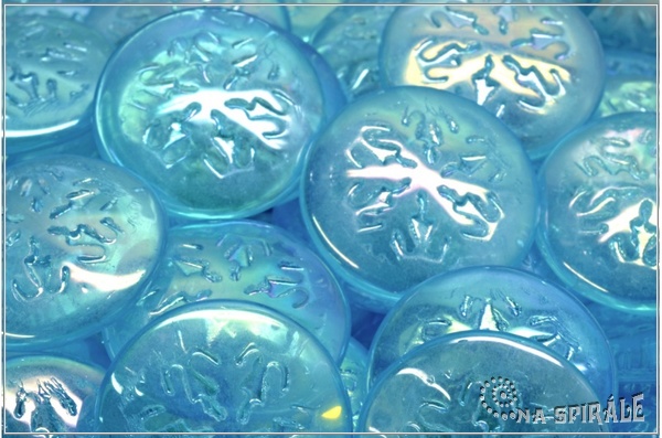 Kaboon vloka 21 mm - Transparent Aquamarine AB, 1 ks