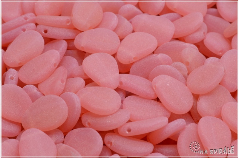 Anemone Petal 8x11 mm - Pink Opal Matted, 12 ks