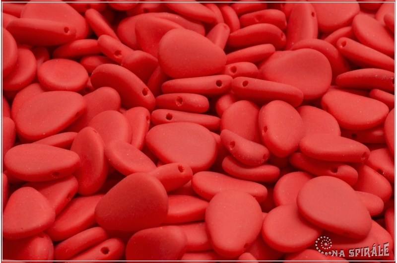 Anemone Petal 8x11 mm - Opaque Red Matted, 12 ks