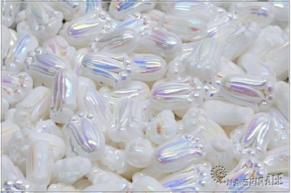 Tulipn - Tulip Bud, 12x8 mm, Chalk AB Full, 12 ks