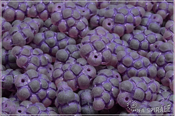 Hrozny - Grapes 16x11 mm, Amethyst Matted Purple Wash, 6 ks