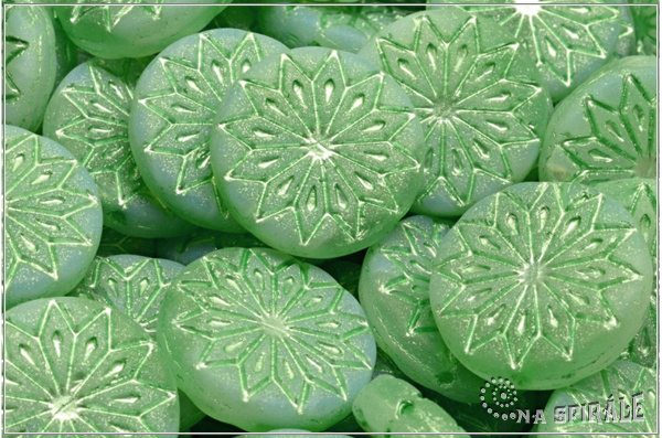 Origami Flower, 18x18 mm, White/Gren Opal Matted Pastel Green Wash, 1 ks