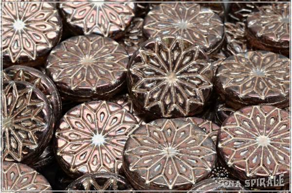 Origami Flower, 18x18 mm, Light Topaz Vega Taupe Wash, 1 ks