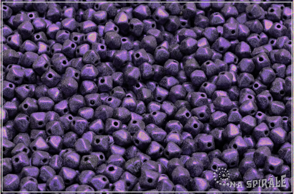 Lucerny 4x4 mm, Jet Velvety Purple, 100 ks
