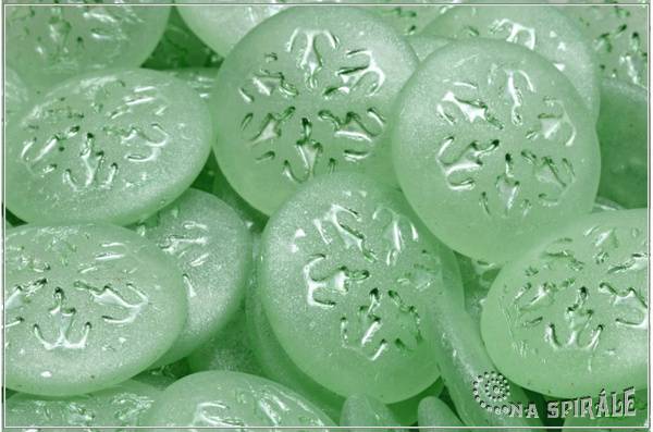 Kaboon vloka 21 mm - Crystal Mat Light Green Wash, 1 ks