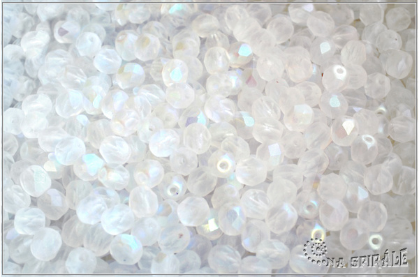 ** Oh�ovky 4 mm, Crystal Matted AB, 50 ks