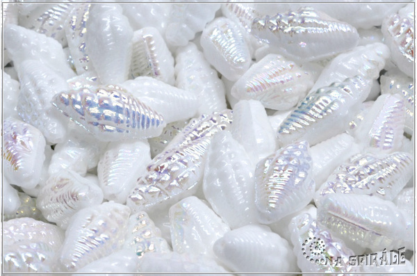 Miter Shell, 15x12 mm, Chalk AB, 6 ks