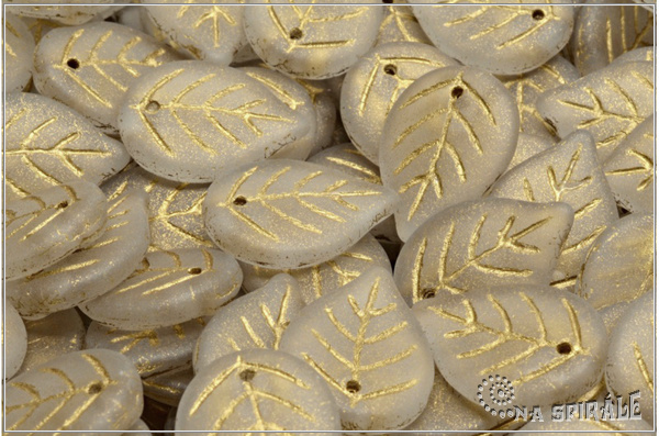 List jablo 18x13 mm - Crystal Matted Gold Wash, 6 ks