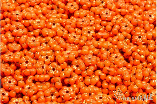 Kytiky - pomnnky 5 mm, Opaque Orange Gold Wash, 50 ks