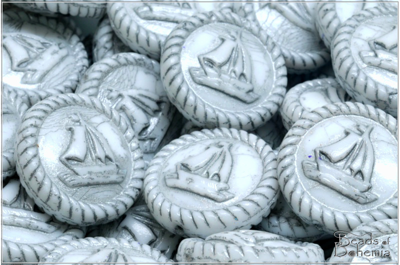 Medailonek s lod - Boat Medallion, 20x20 mm, Chalk Silver Wash, 1 ks