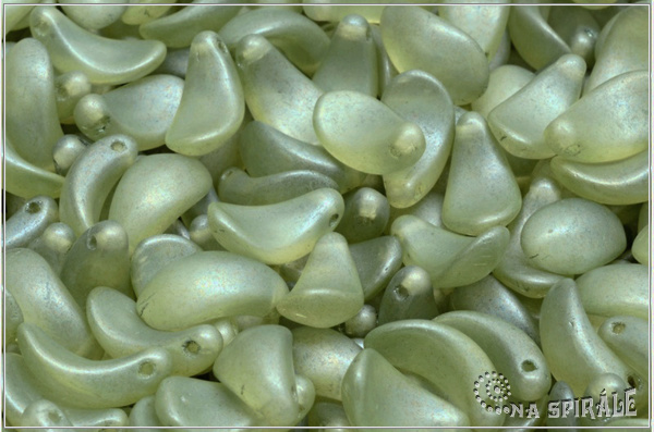 Zahnut lupnek 7x13 mm - Crystal Matted Green Luster, 12 ks