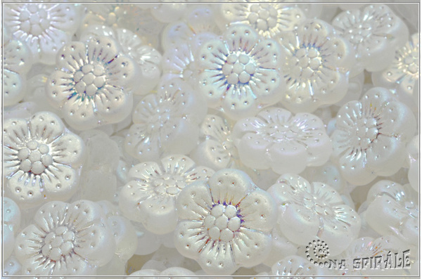 Boho Flower, 14 mm, Crystal Matted AB Full, 4 ks