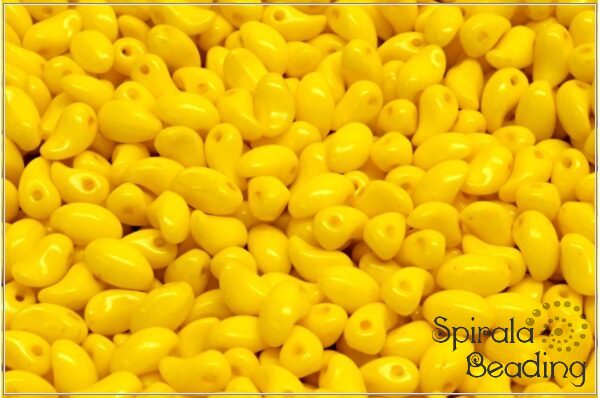 Lily Petal 4x6 mm - Chalk Terra Intensive Yellow, 30 ks