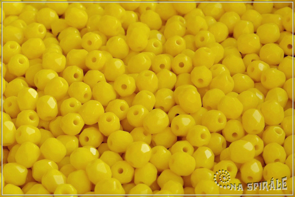 Ohovky 4 mm, Opaque Yellow, 50 ks