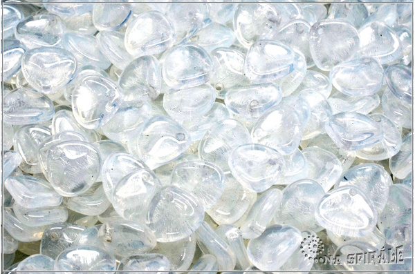 Rose petal 7x8 mm, White Opal, 50 ks