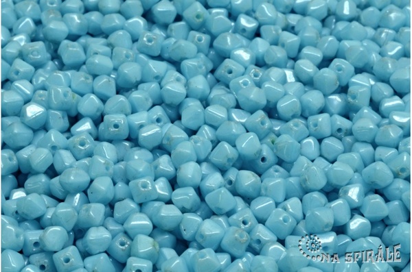 Lucerny 4x4 mm, Opaque Sky Blue White Luster, 100 ks
