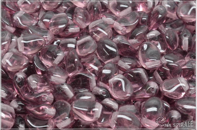 Tulip Petal 6x8 mm - Transparent Light Amethyst, 30 ks